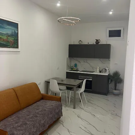 Casa Enzo 2 Affittacamere 3*